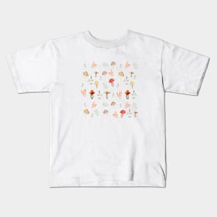 champignons and eucalyptus leaves Kids T-Shirt